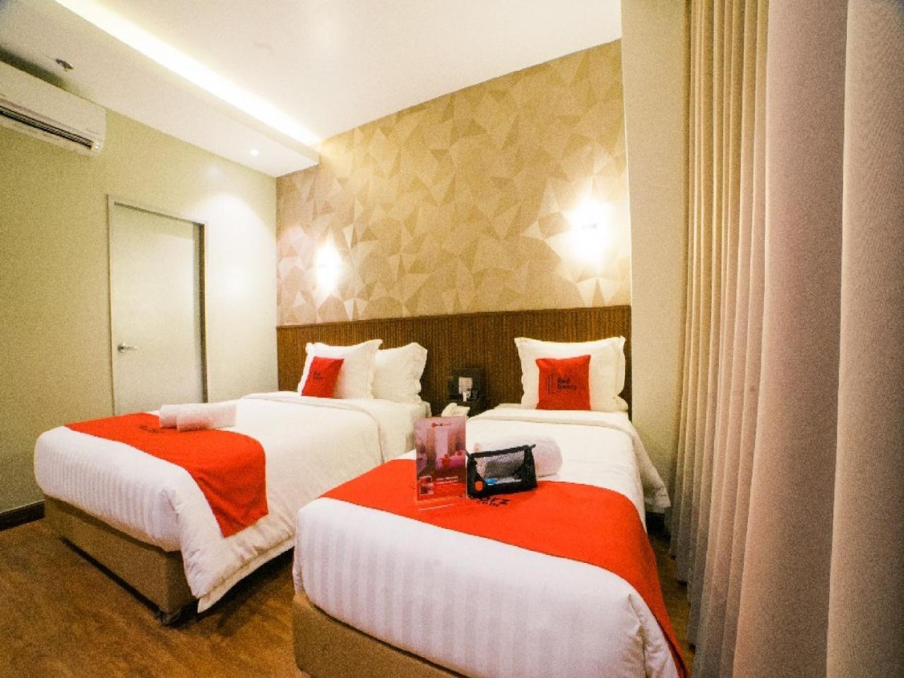 Reddoorz Premium @ South Triangle Quezon City Kültér fotó